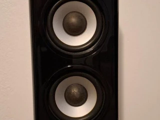 reproduktory-so-stojanmi