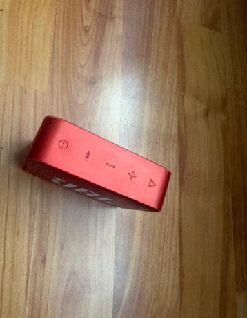jbl-go-2-cerveny-funkcny-zalepena-krytka-big-1