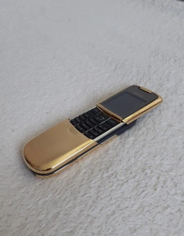 nokia-8800-gold-big-2