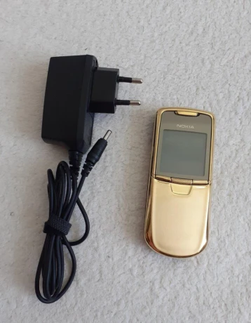 nokia-8800-gold-big-1