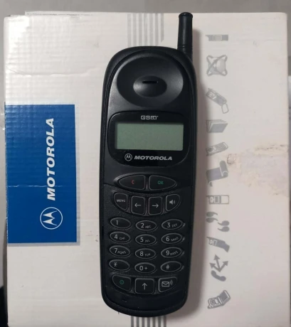 motorola-d160-komplet-aj-krabica-a-nabijacka-big-1