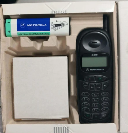 motorola-d160-komplet-aj-krabica-a-nabijacka-big-0