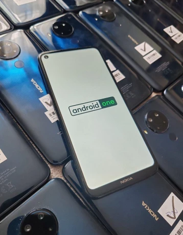 hmd-nokia-54-4128-android-big-1