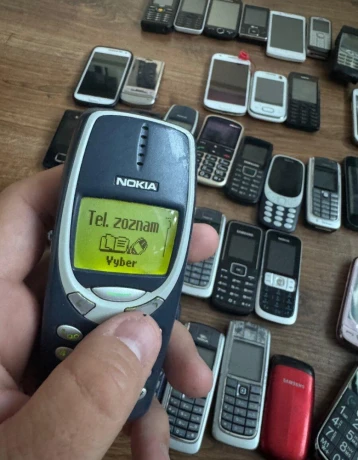 retro-nokia-3310-big-2