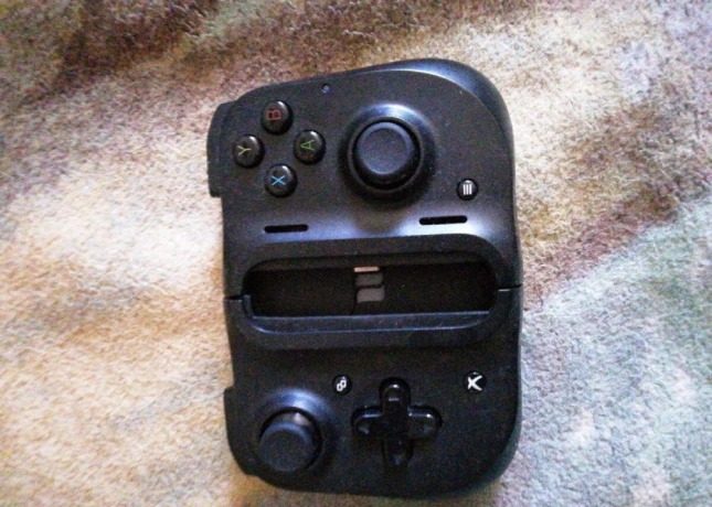 steam-controler-gamepad-big-0