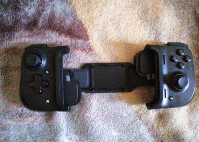 steam-controler-gamepad-big-2