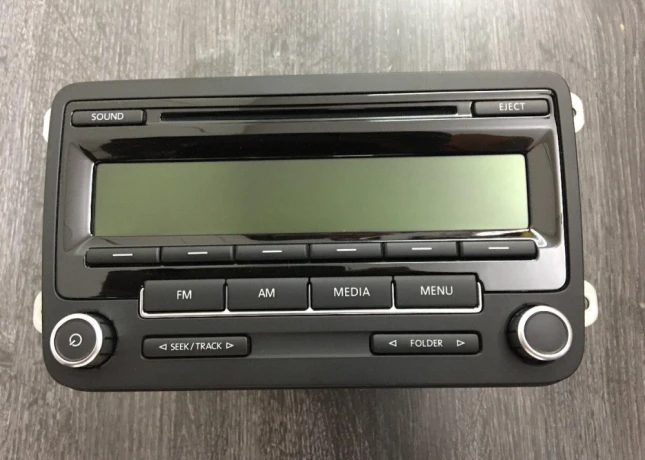 autoradio-rcd310-passat-b7-golf-6-touran-caddy-big-0