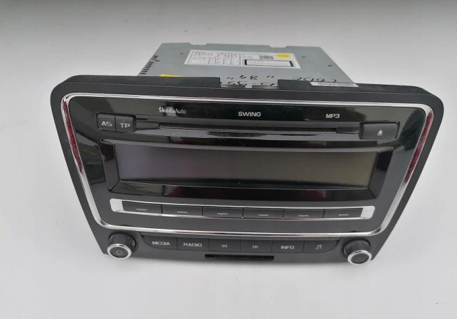 autoradio-skoda-super-b2-big-1