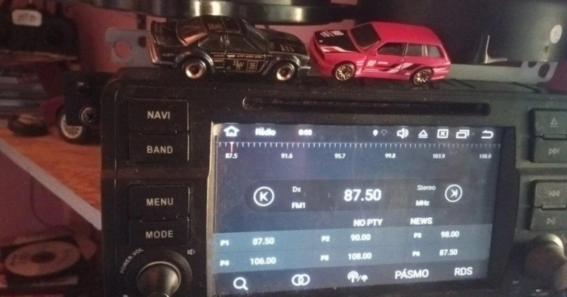 predam-autoradio-dotykove-replika-do-bmw-e46-big-2