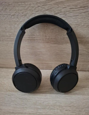 bezdrotove-sluchadla-na-usi-philips-tah4205xt-v-ciernej-farb-big-1
