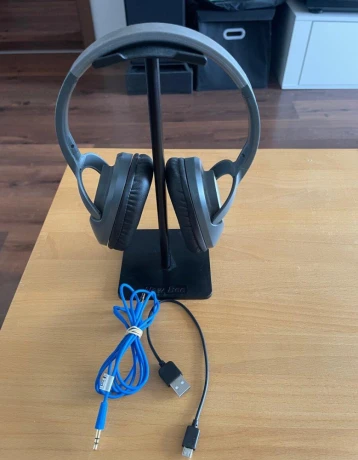 koss-bt539ik-bluetooth-sluchatka-cierne-stojan-v-cene-big-0