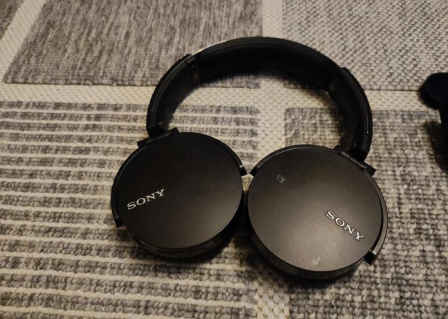 predam-rozne-sony-sluchadla-v-plne-funkcnom-stave-big-1