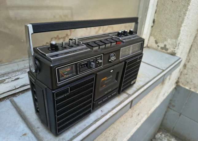 aiwa-tpr-900-big-1