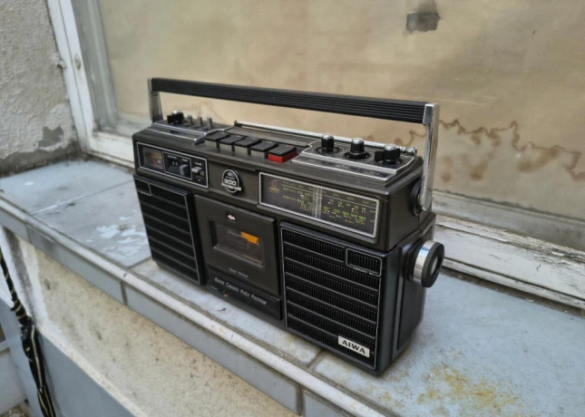 aiwa-tpr-900-big-0