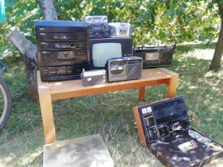stare-radia-magnetofony-gramofon-veza