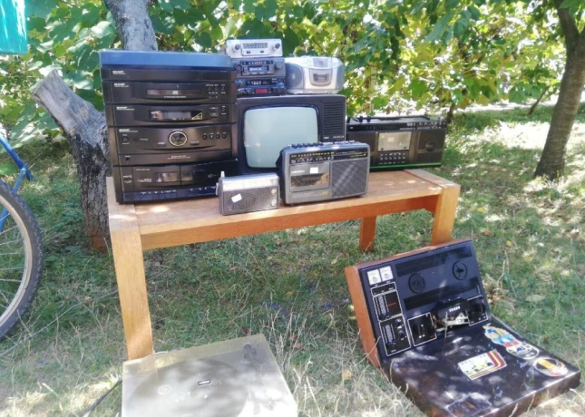 stare-radia-magnetofony-gramofon-veza-big-0
