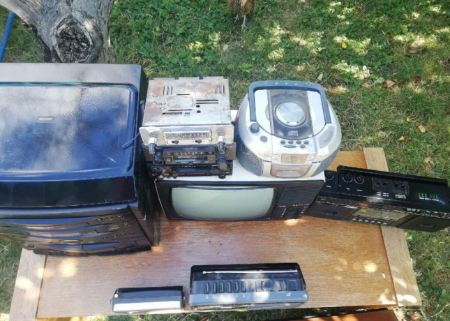 stare-radia-magnetofony-gramofon-veza-big-3