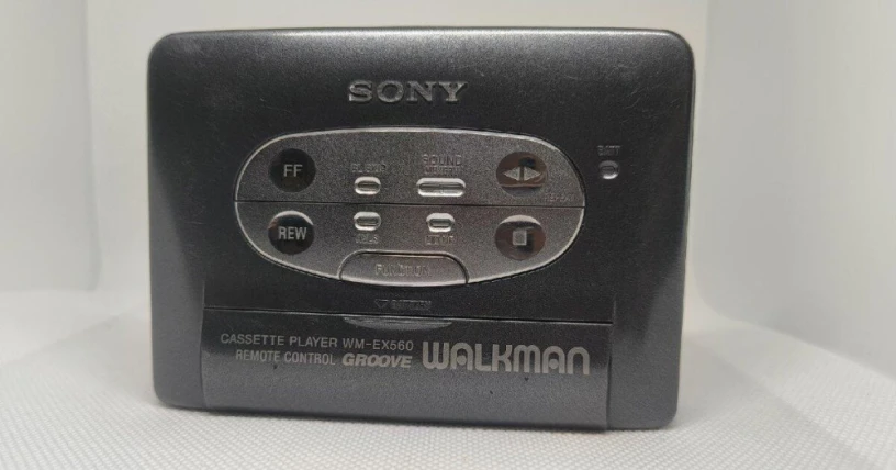sony-wm-ex560-walkman-big-0