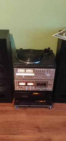 hifi-retromodern-hifi-rack-jvc-top-big-1