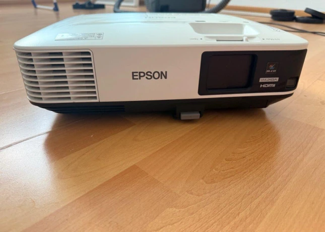 predam-projektor-epson-big-0
