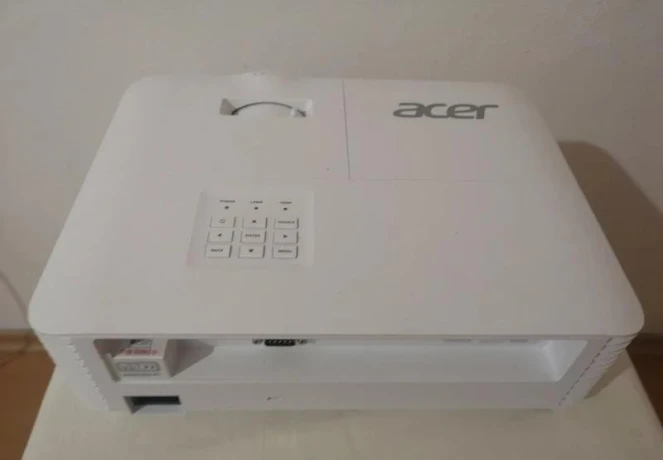 led-projektor-acer-model-d4k2002-big-1