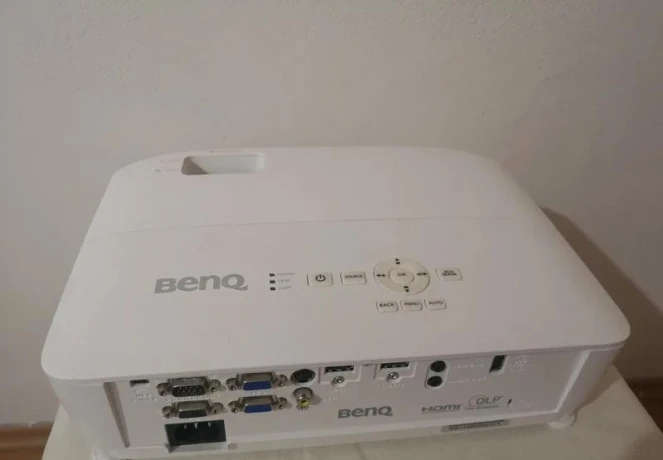 led-projektor-benq-mx-536-big-1