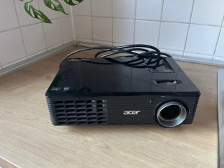 predam-projektor-acer