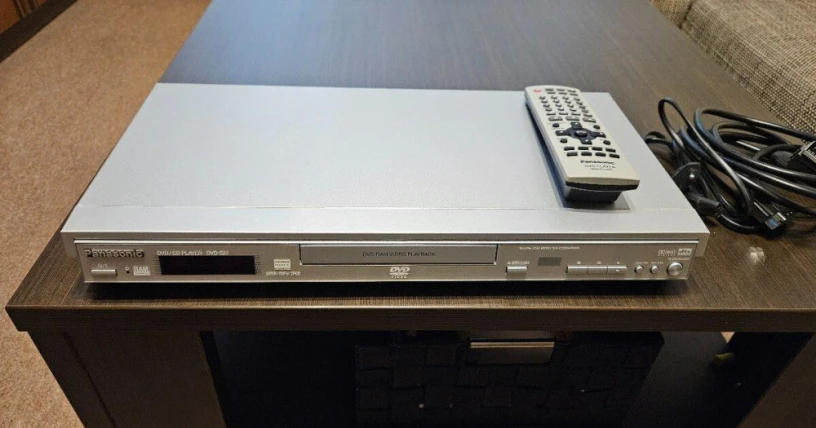 predam-tento-dvd-prehravac-panasonic-s-27-big-0