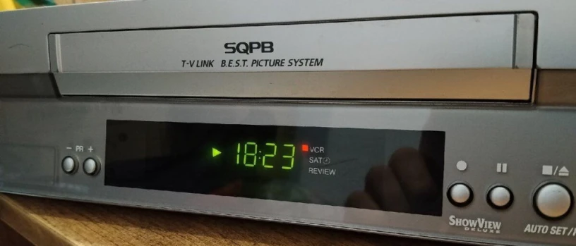 jvc-hr-j680-hifi-stereo-videorekorder-big-4
