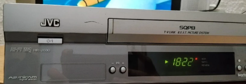 jvc-hr-j680-hifi-stereo-videorekorder-big-3