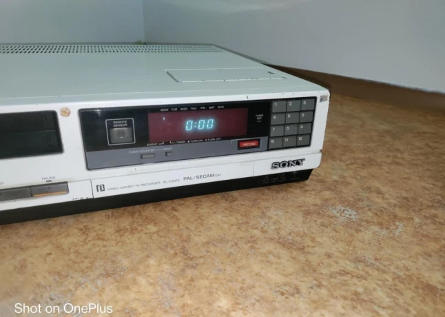 vzacny-sony-betamax-sl-c30ps-v-unikatni-bile-edici-cca-1983-big-2
