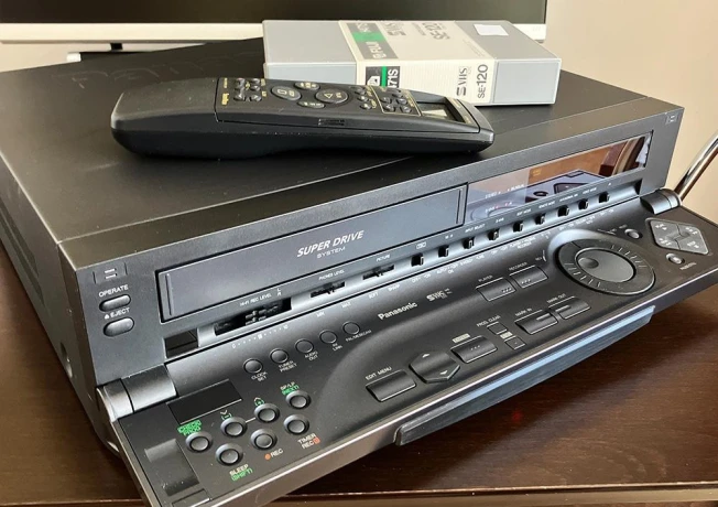 panasonic-nv-hs1000-s-vhs-dialkove-ovl-big-2