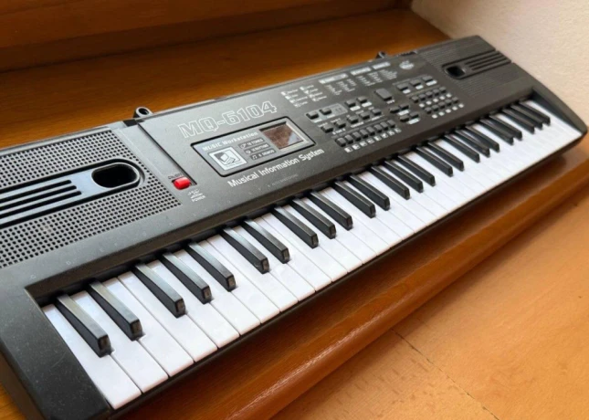 predam-elektronicky-keyboard-mq-6104-s-61-klavesmi-big-0