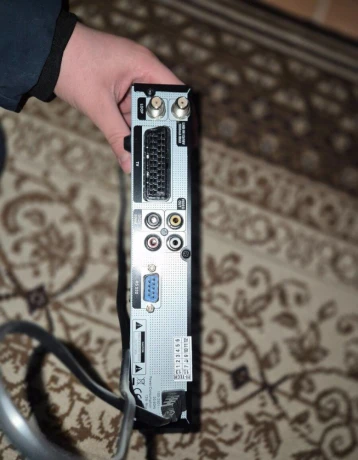 digital-satellite-receiver-big-2