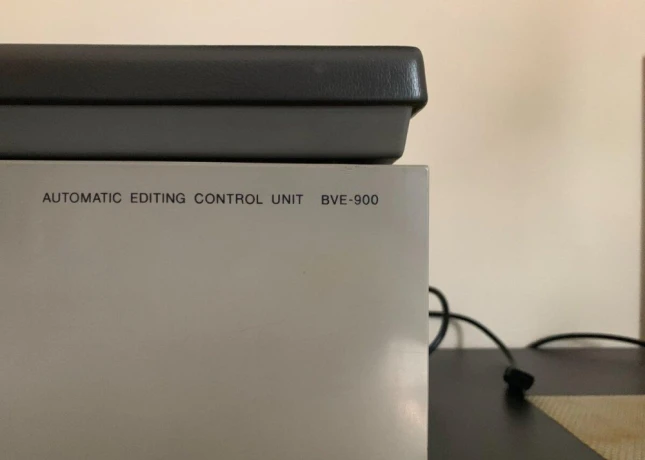sony-bve-900-big-2