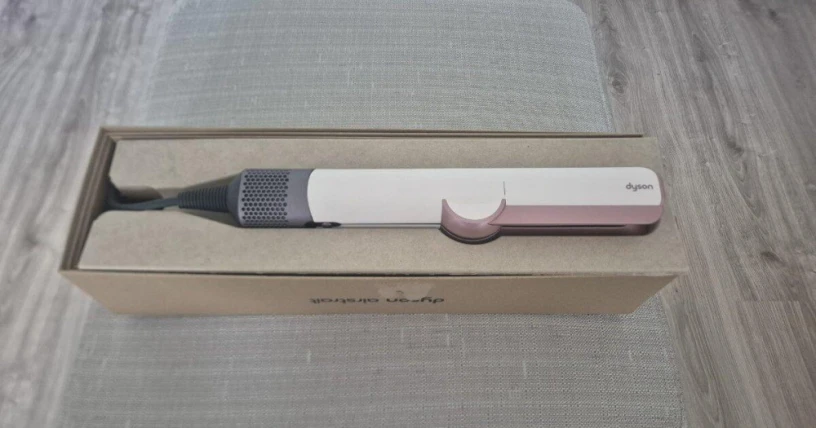 dyson-airstrait-big-0