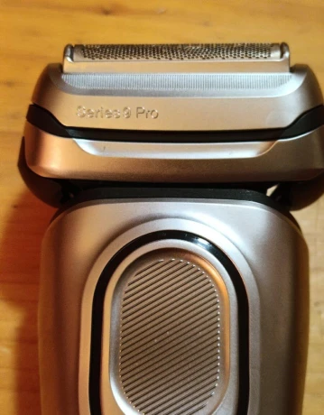 braun-s9-pro-holiaci-strojcek-big-2