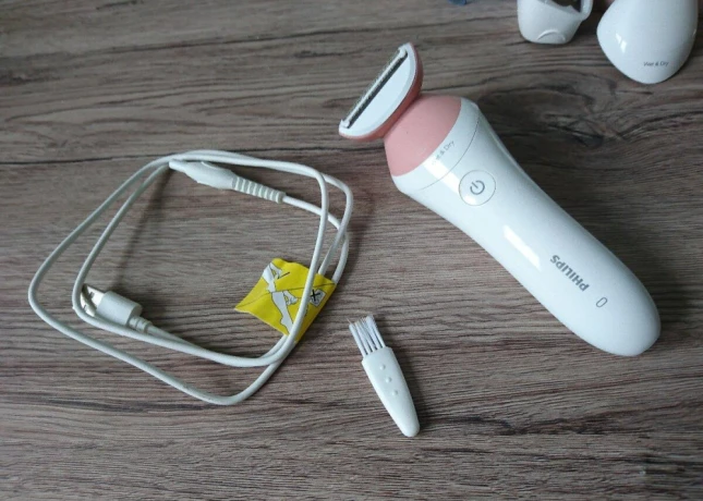 kvalitny-damsky-strojcek-philips-nove-prislusenstvo-big-0