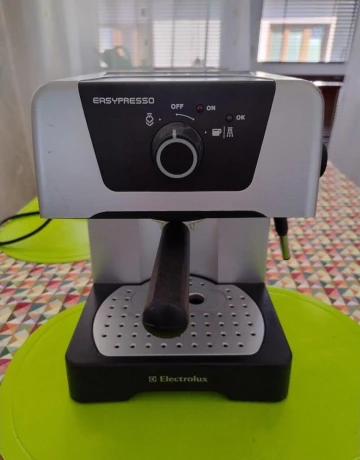 predam-pakovy-kavovar-electrolux-big-0