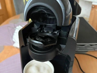 kapsulovy-kavovar-bosch-tas3102-tassimo-sunny-1300-w