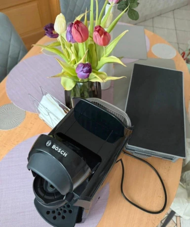kapsulovy-kavovar-bosch-tas3102-tassimo-sunny-1300-w-big-1