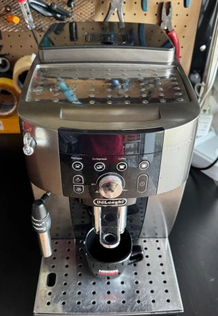 kavovar-delonghi-magnifica-s-smart-big-1
