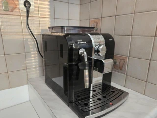 philips-profi-automaticky-kavovar-s-mlyncekom