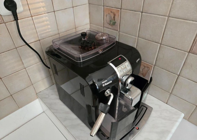 philips-profi-automaticky-kavovar-s-mlyncekom-big-4