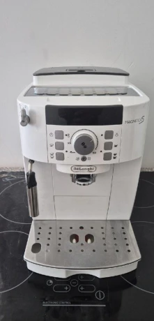predam-kavovar-delonghi-big-0