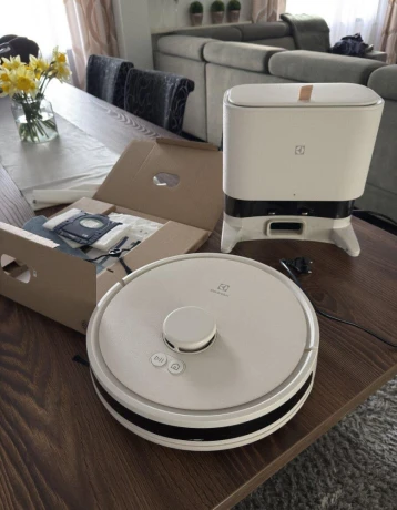 roboticky-vysavac-700-robot-vacuum-cleaner-big-0
