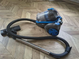 bezvreckovy-vysavac-tesla-aerostar-t500