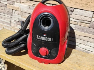 predam-vreckovy-vysavac-zanussi-1600w