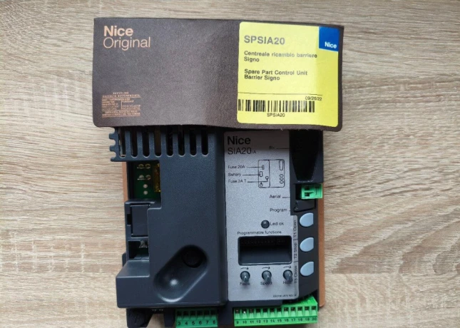 nice-sia20a-riadiaca-jednotka-pre-zavory-signo-big-1