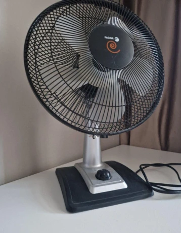 stolny-ventilator-50-hz-45-w-vyska-50cm-big-2